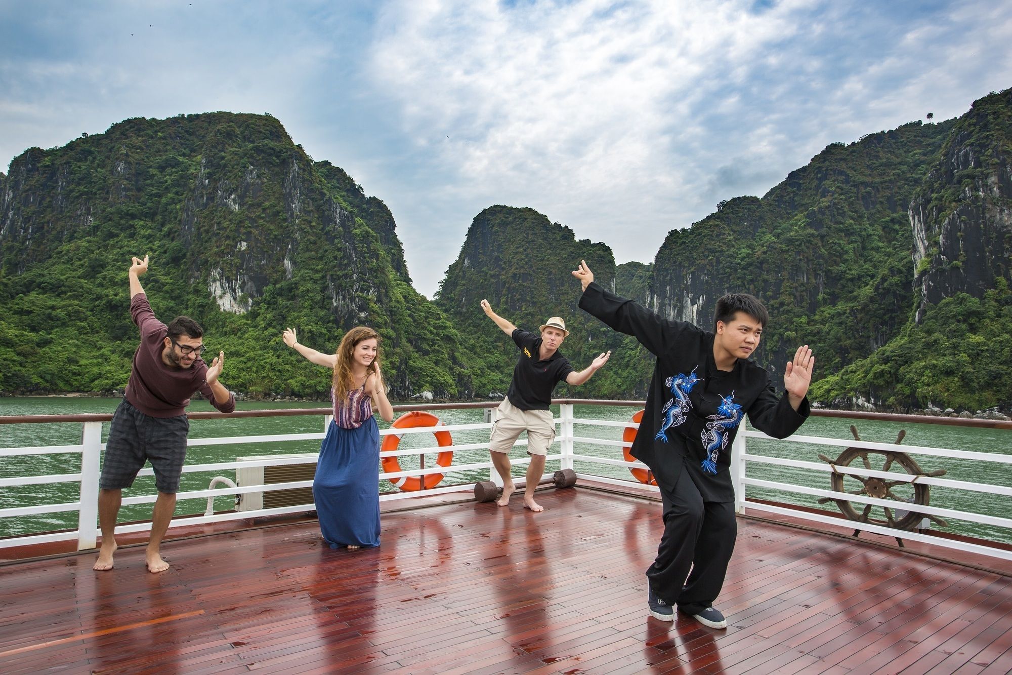 ซีเคร็ต ฮาลอง ครูซ Hotel ภายนอก รูปภาพ